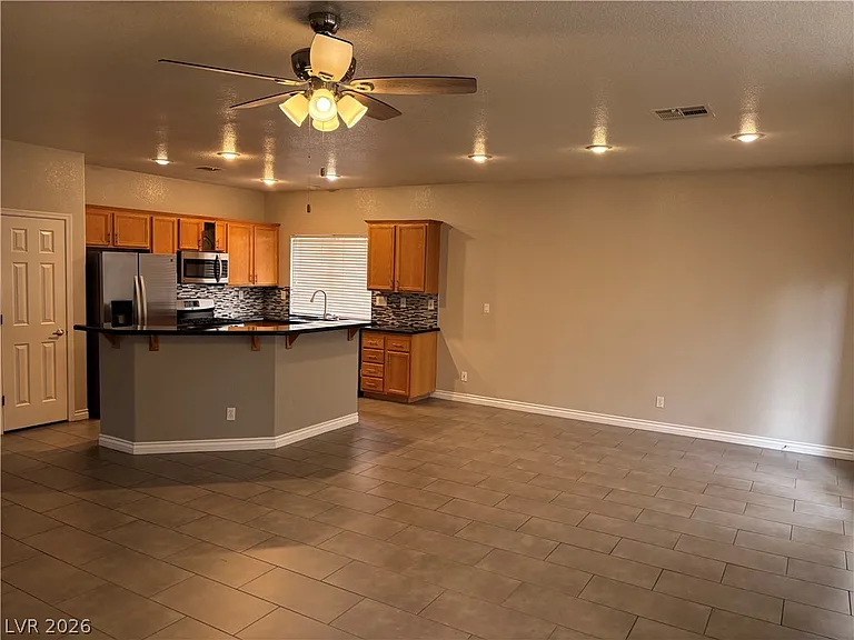 10628 S Olivebranch Ave — Photo 6