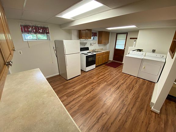 Kitchen and in unit washer/dryer