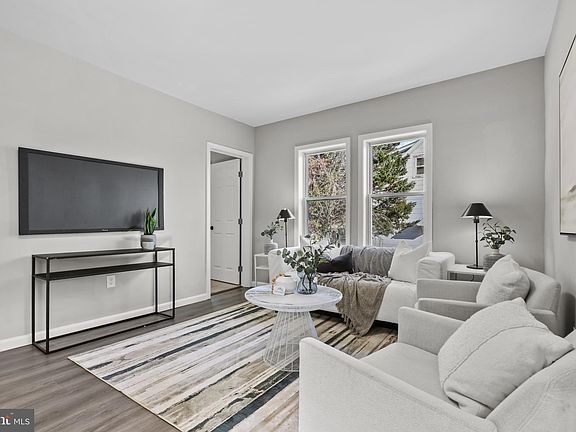 2nd image of 10 Eugenia Ave