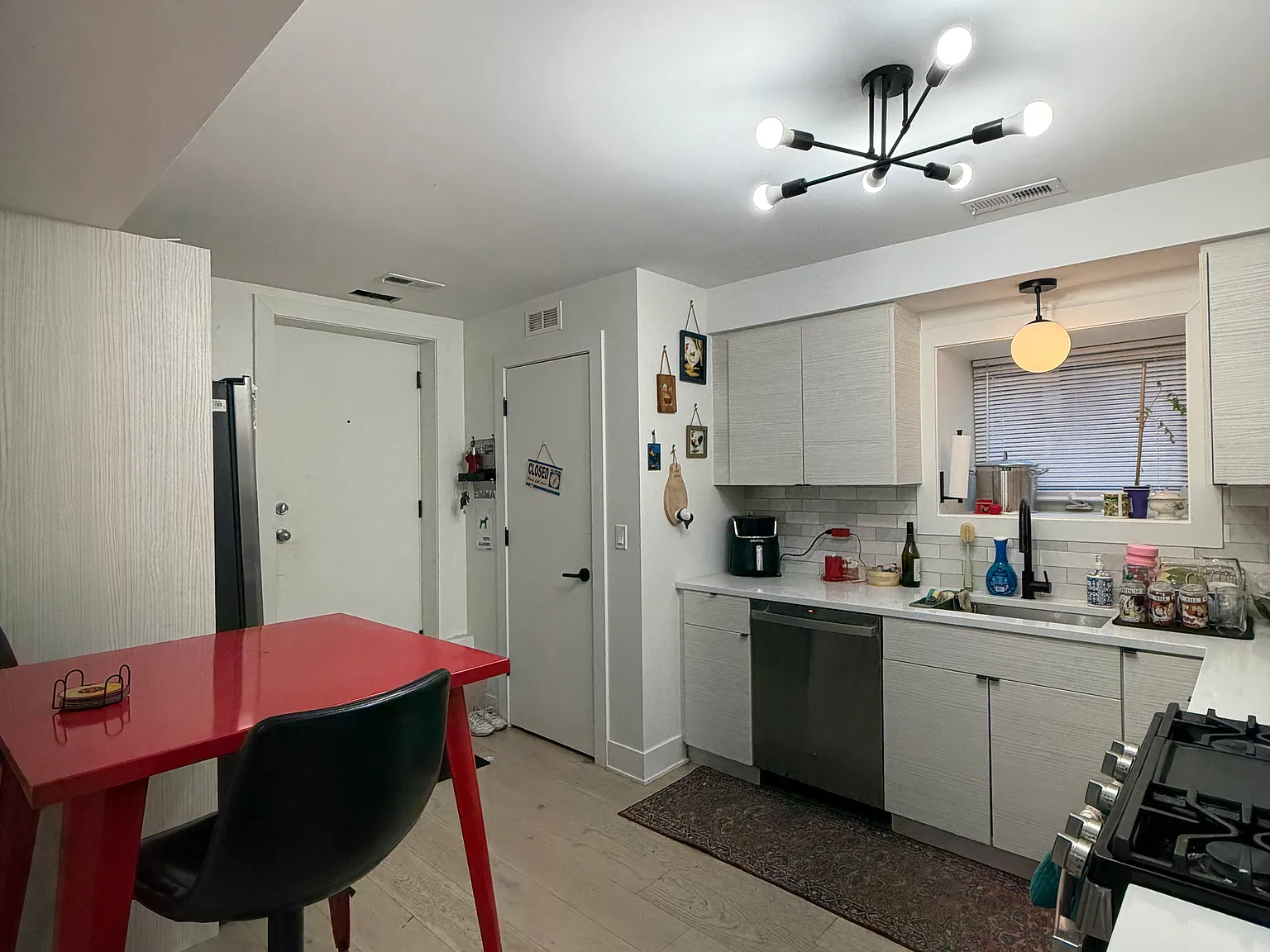 2 bed, 950 sqft, $2,295 — Photo 4