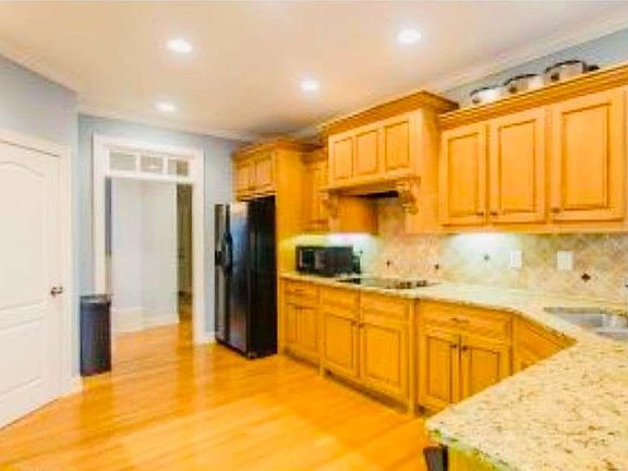 3rd image of 6009 Golf View Xing