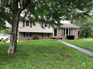 1328 Green Acres Dr, Newport, TN 37821