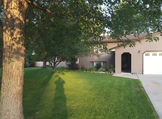 1027 Lantern Cir, Lino Lakes, MN 55014