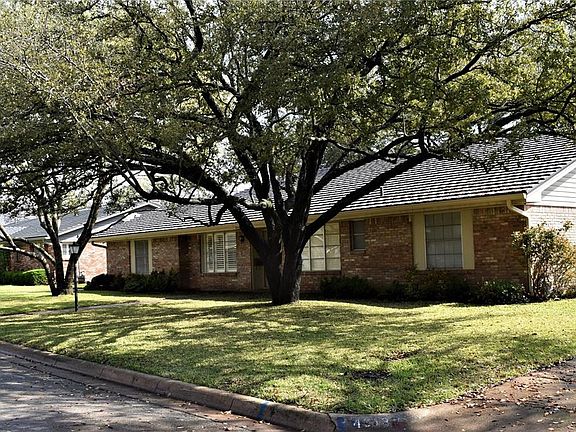 3rd image of 4309 Plantation Dr