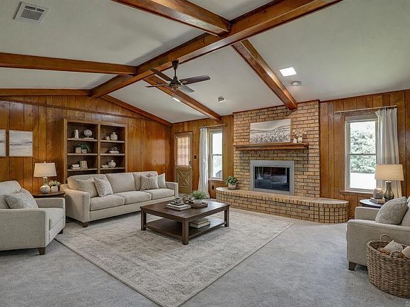 3rd image of 6401 Sleepy Hollow Ave