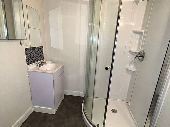 3rd image of 735 Hancock St #3B