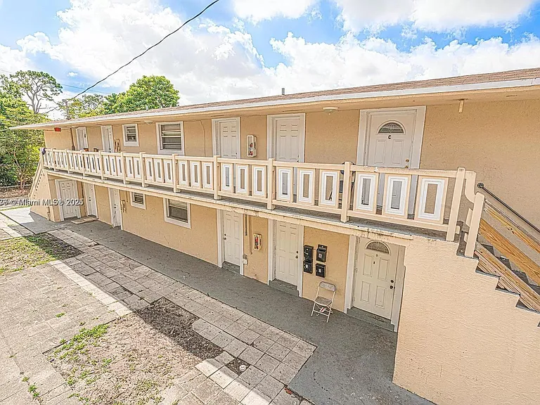 624 SW 16th Ave #C — Photo 26