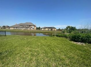 140 Eastview Dr, New Orleans, LA 70128