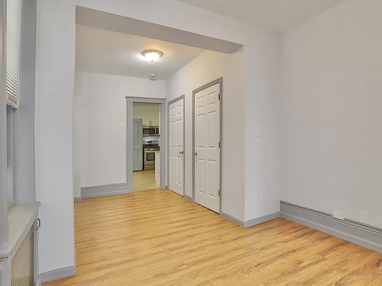 327 Jackson St #13 — Photo 10