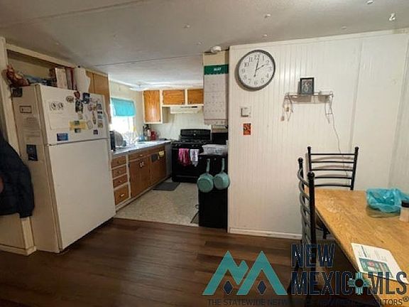 4th image of 216 Parker St