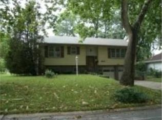 6534 Ballentine Dr, Shawnee, KS 66203