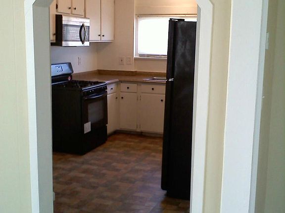 3rd image of 22932 Garfield St