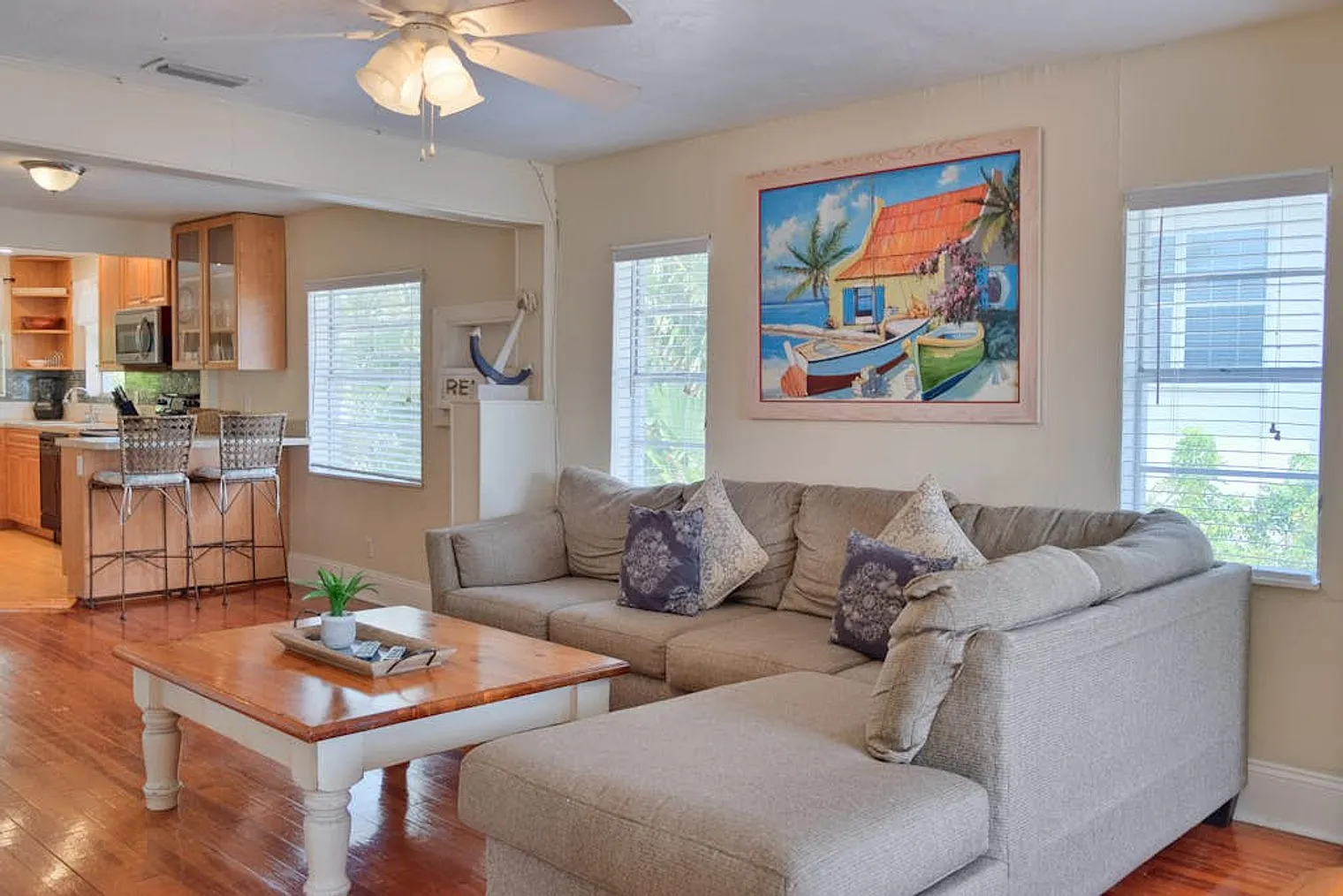 3 bed, 1.0 bath, 559 sqft, $2,717 — Photo 2
