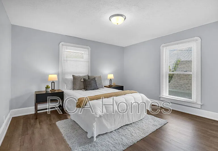 1011 E Raymond St — Photo 9