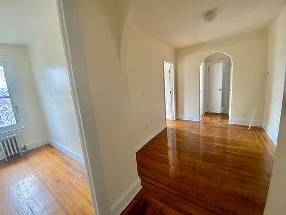 3rd image of 190 Norfolk St #6F