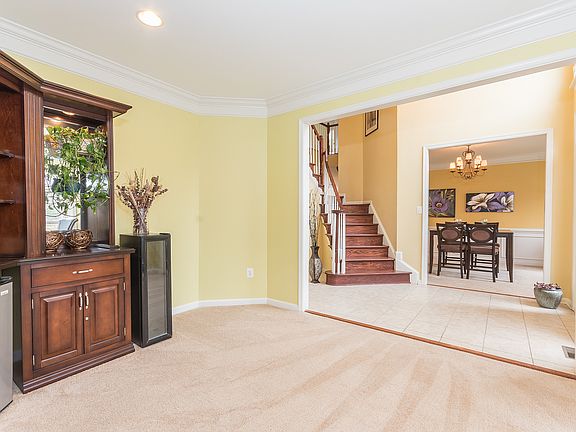 3rd image of 181 Autumn Wind Ct