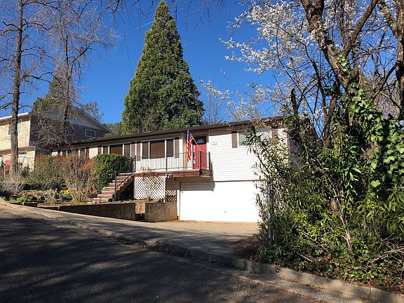 3rd image of 2850 Hilltop Dr