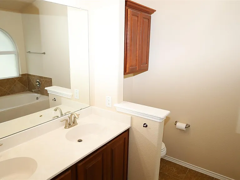 1804 Golden Arrow Ave — Photo 14