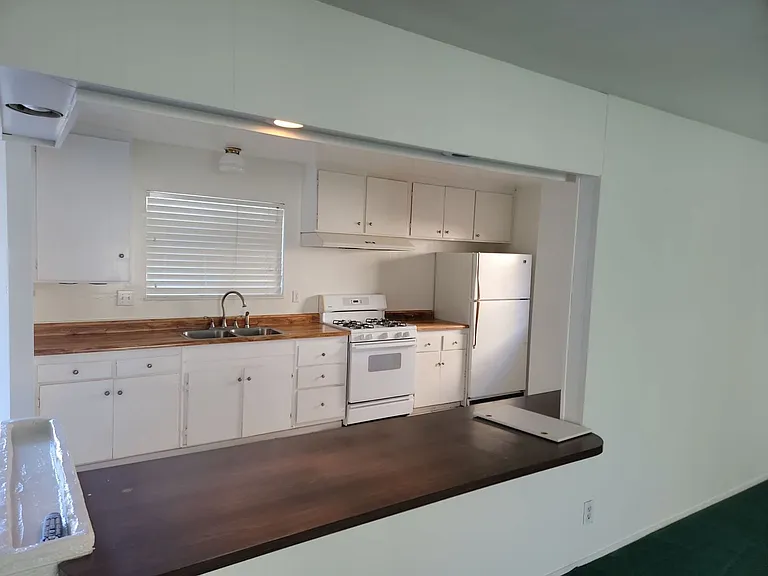 1836 N 7th Pl — Photo 3