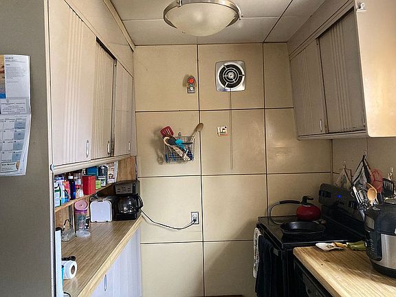 5th image of 9 Sanborn Ave