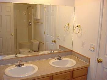 5th image of 3527 E Greenfield Dr