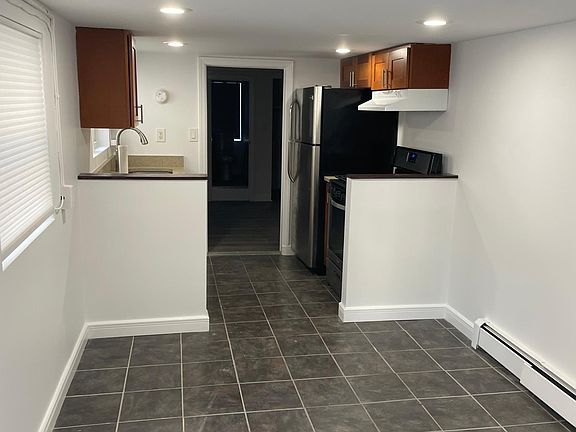 3rd image of 81 Brookline Ave #1L
