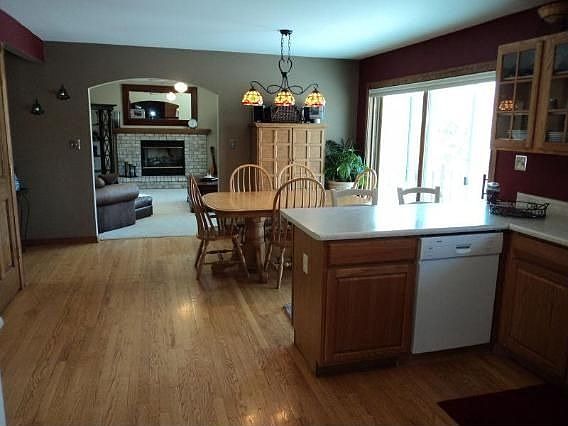 4th image of W145N5367 Thornhill Dr