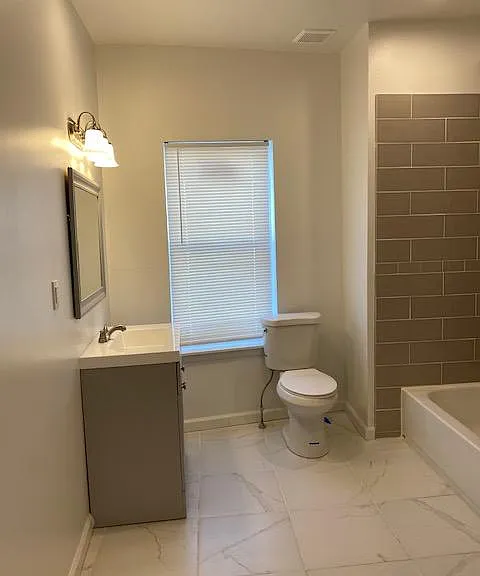 802 Christian St #3 — Photo 10