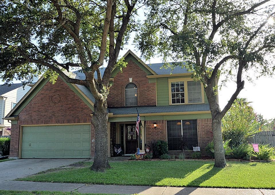 1st image of 4002 Hazelwood Dr