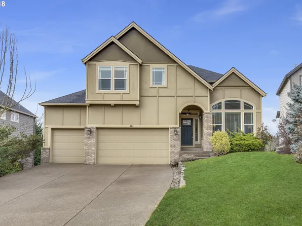 207 Link Ct, Newberg, OR 97132