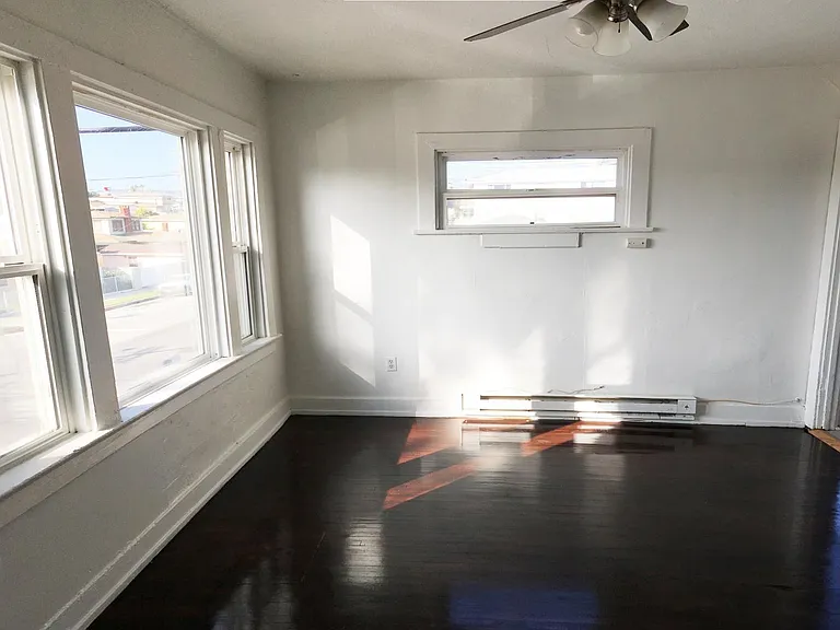 598 W 3rd St — Photo 17
