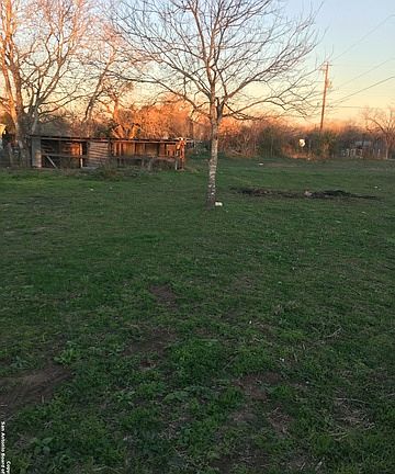 5th image of 15725 Belen St