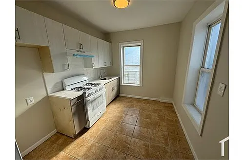 220 Roseville Ave #308 Photo 1