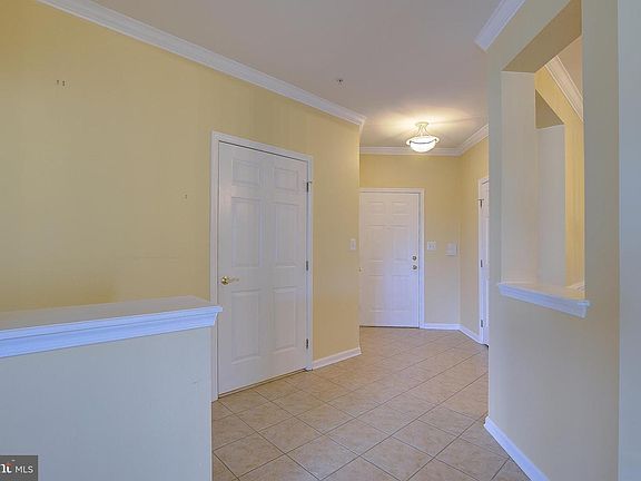 4th image of 1007 Samantha Ln APT 404