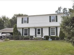 432 Netherfield St NW, Comstock Park, MI 49321