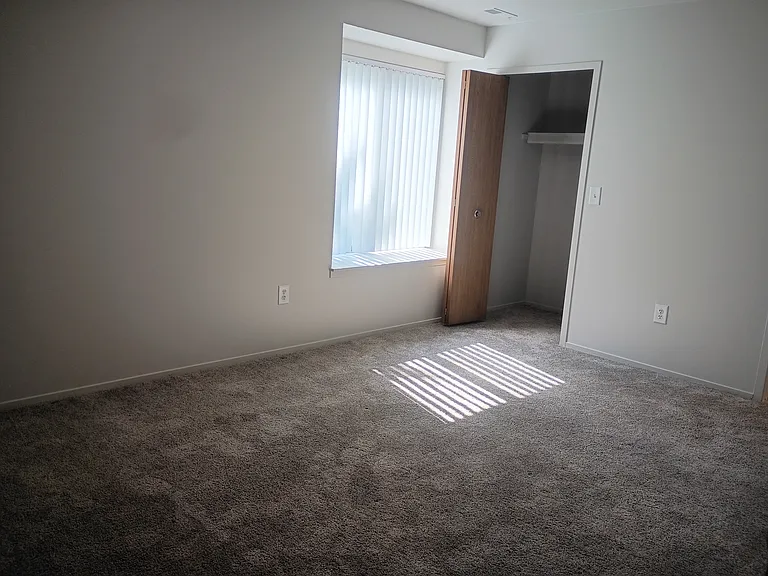 Prentiss Pointe Apartments — Photo 106