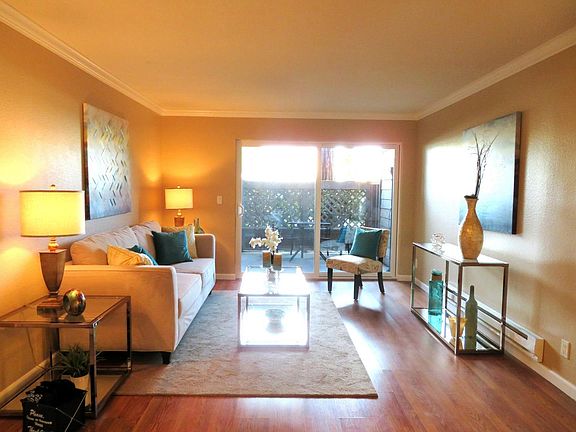 3rd image of 1064 Yarwood Ct