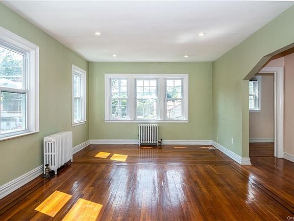 2nd image of 1609 Rose Ave #2