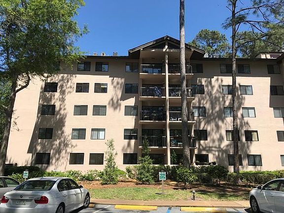 2nd image of 300 Woodhaven Dr