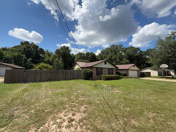 2nd image of 5621 Lia Dr