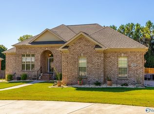 284 Douglass Rd NW, Huntsville, AL 35806