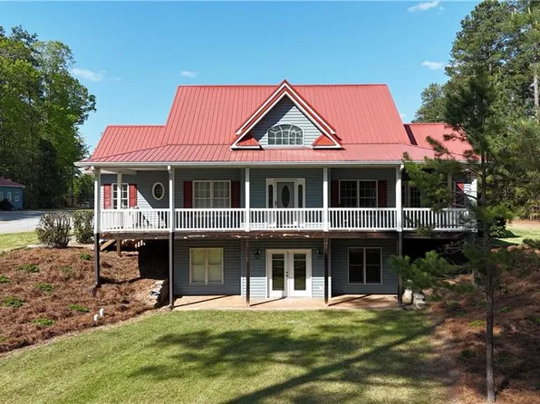 104 Bridle Path Ln, Carthage, NC 28327