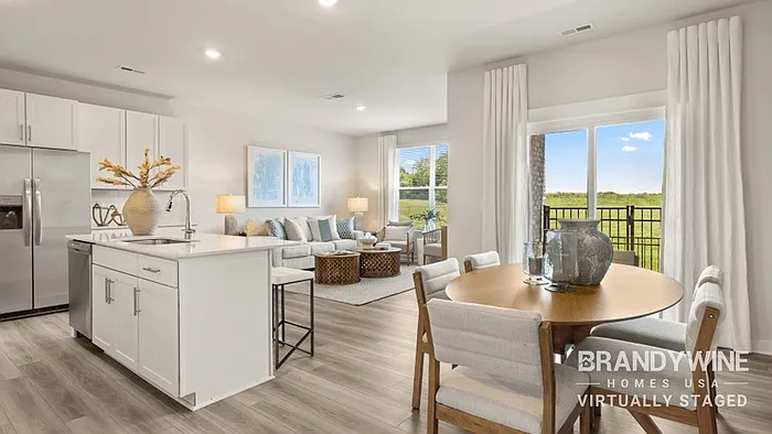 3 bed, 2.5 bath, 1673 sqft, $2,117 — Photo 3