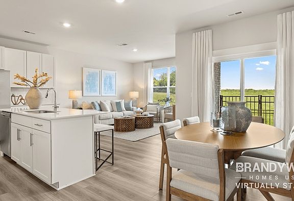 3rd image of 131 Rising Private Ln