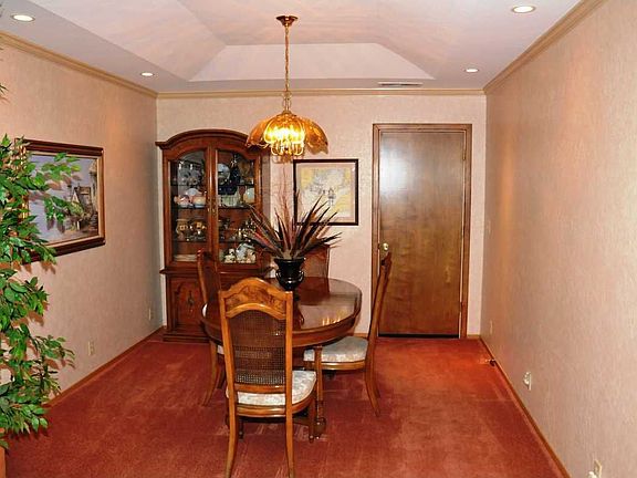 3rd image of 10170 Mann Dr