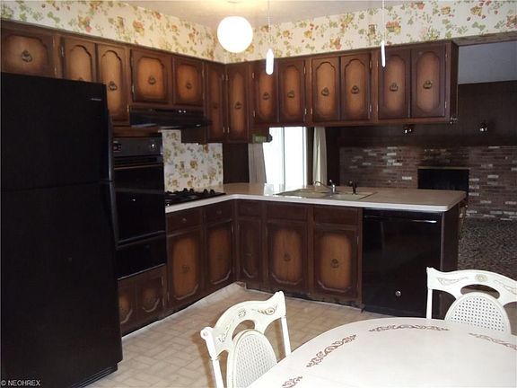 4th image of 7041 E Jefferson Dr