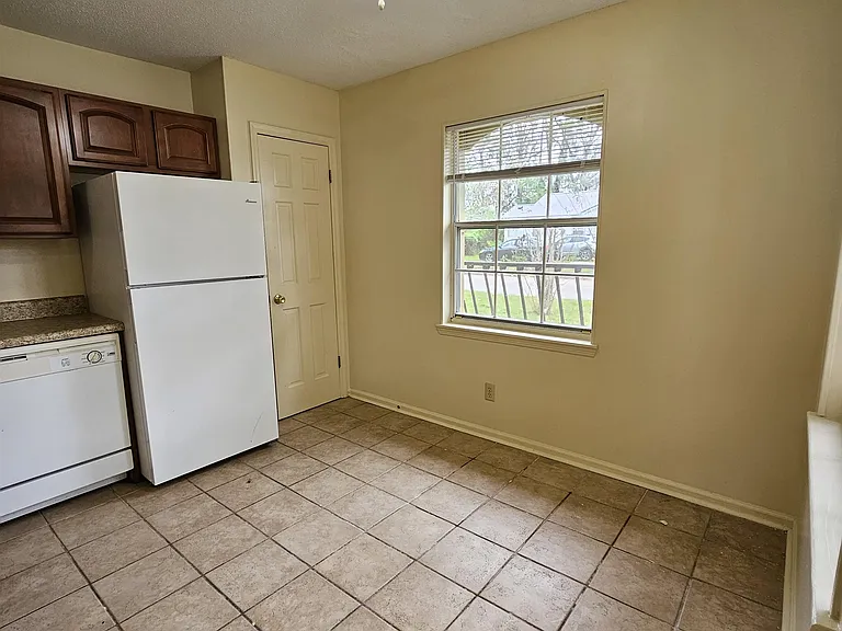 1322 Kings Dr #A — Photo 5