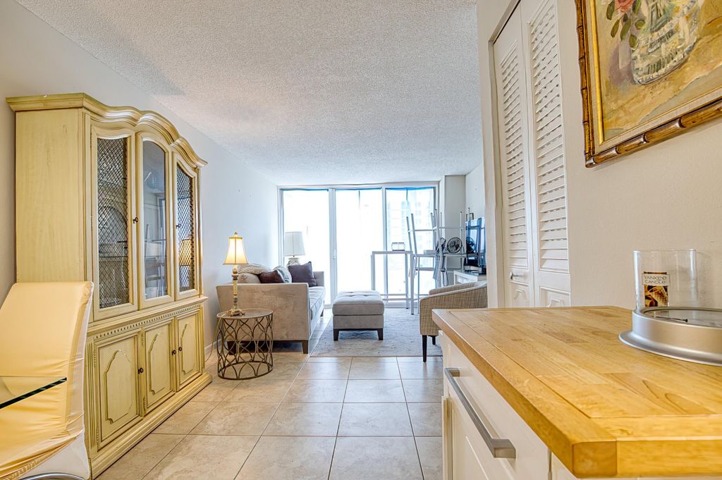 111 Briny Ave APT 504, photo 9
