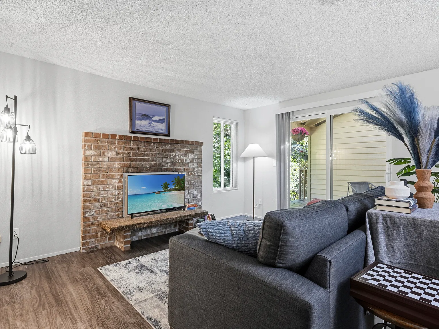 2 bed, 1500 sqft, $4,500 — Photo 4