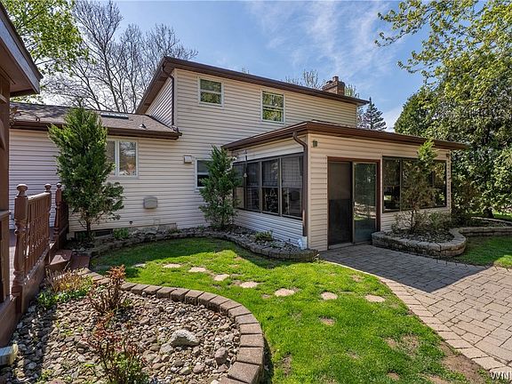 4th image of 8010 Crestview Dr